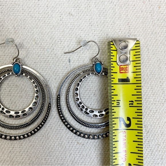 Premier Designs “Around Town” antique matte silver plated earrings - Picture 3 of 4